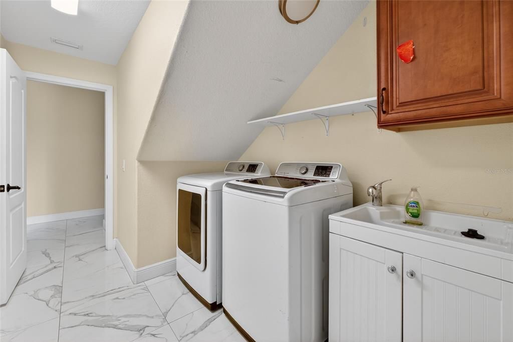 На продажу: $849,990 (5 спален, 4 ванн, 3340 Квадратных фут)