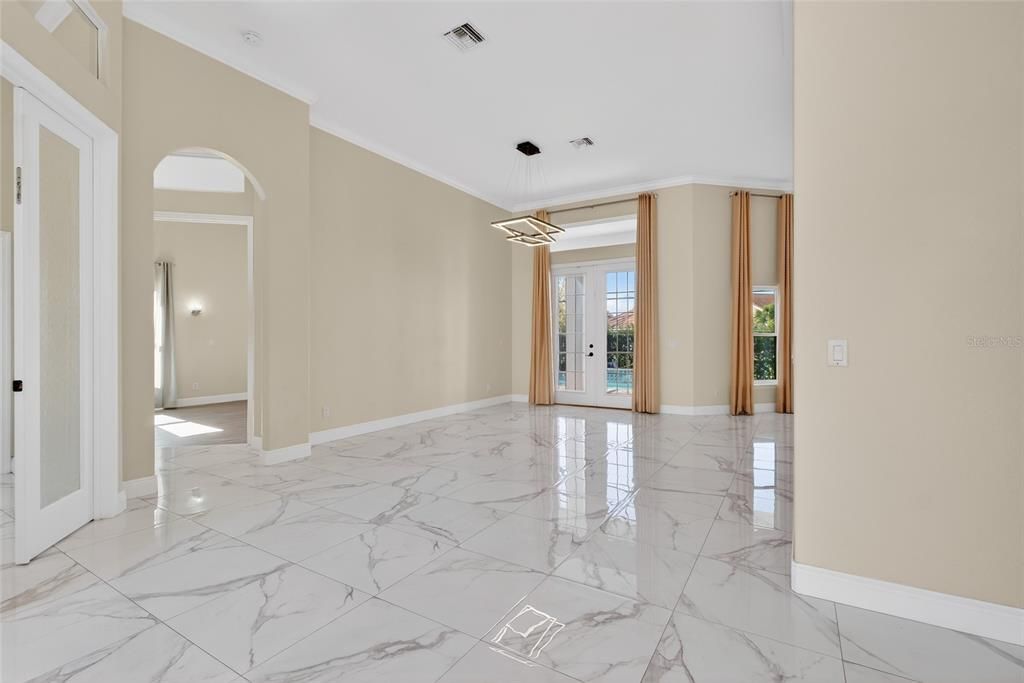 На продажу: $849,990 (5 спален, 4 ванн, 3340 Квадратных фут)