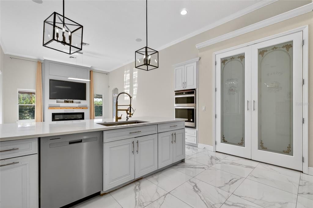 На продажу: $849,990 (5 спален, 4 ванн, 3340 Квадратных фут)