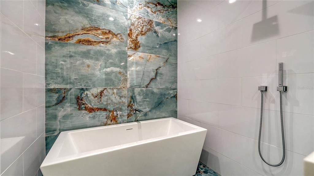 На продажу: $3,100,000 (4 спален, 3 ванн, 2754 Квадратных фут)