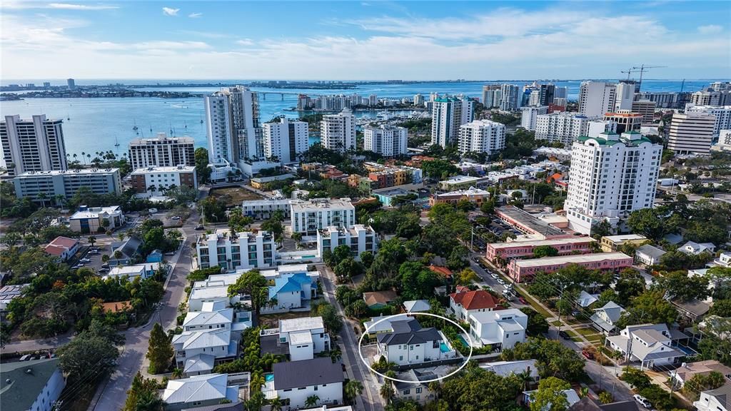 На продажу: $3,100,000 (4 спален, 3 ванн, 2754 Квадратных фут)