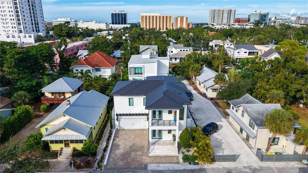 На продажу: $3,100,000 (4 спален, 3 ванн, 2754 Квадратных фут)