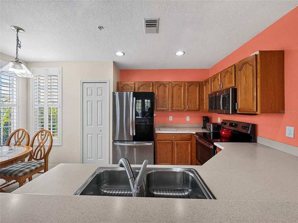 En Venta: $510,000 (2 camas, 2 baños, 1406 Pies cuadrados)