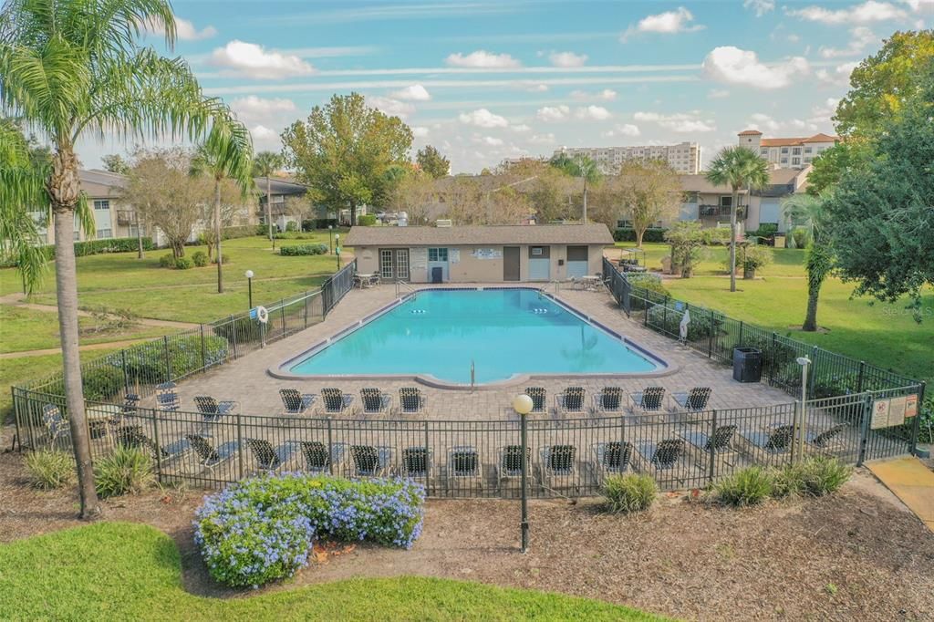 For Sale: $144,990 (2 beds, 1 baths, 881 Square Feet)