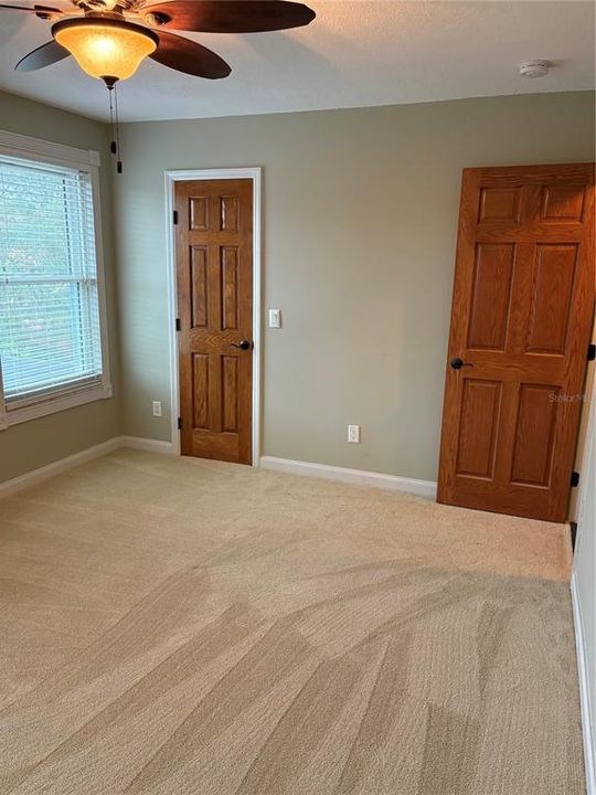 Под контрактом: $545,000 (4 спален, 2 ванн, 2436 Квадратных фут)