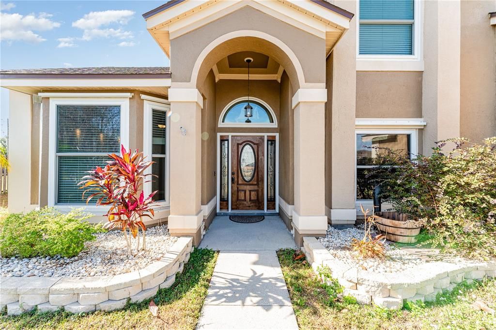 Под контрактом: $545,000 (4 спален, 2 ванн, 2436 Квадратных фут)