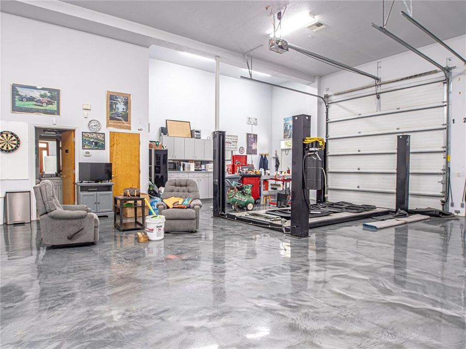 For Rent: $6,000 (4 beds, 4 baths, 3316 Square Feet)