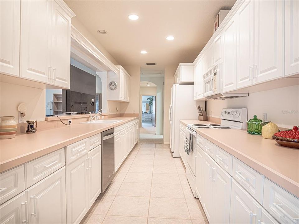 For Rent: $6,000 (4 beds, 4 baths, 3316 Square Feet)