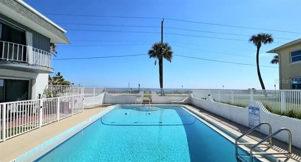 For Sale: $249,000 (2 beds, 2 baths, 1216 Square Feet)