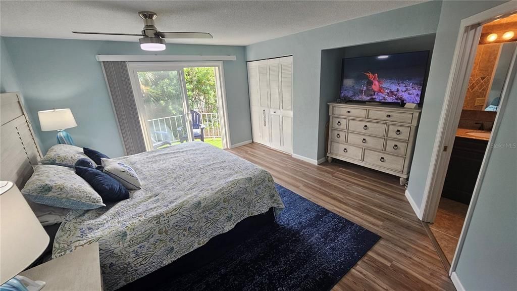 待售: $279,900 (2 贝兹, 2 浴室, 1216 平方英尺)