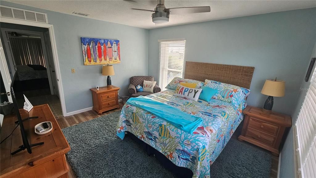 待售: $279,900 (2 贝兹, 2 浴室, 1216 平方英尺)