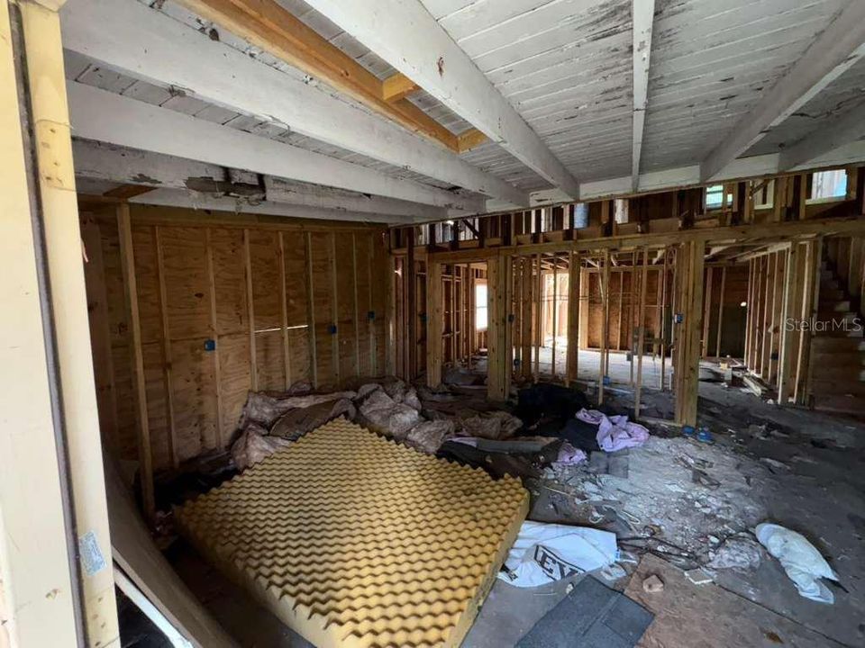 For Sale: $125,000 (4 beds, 2 baths, 1312 Square Feet)