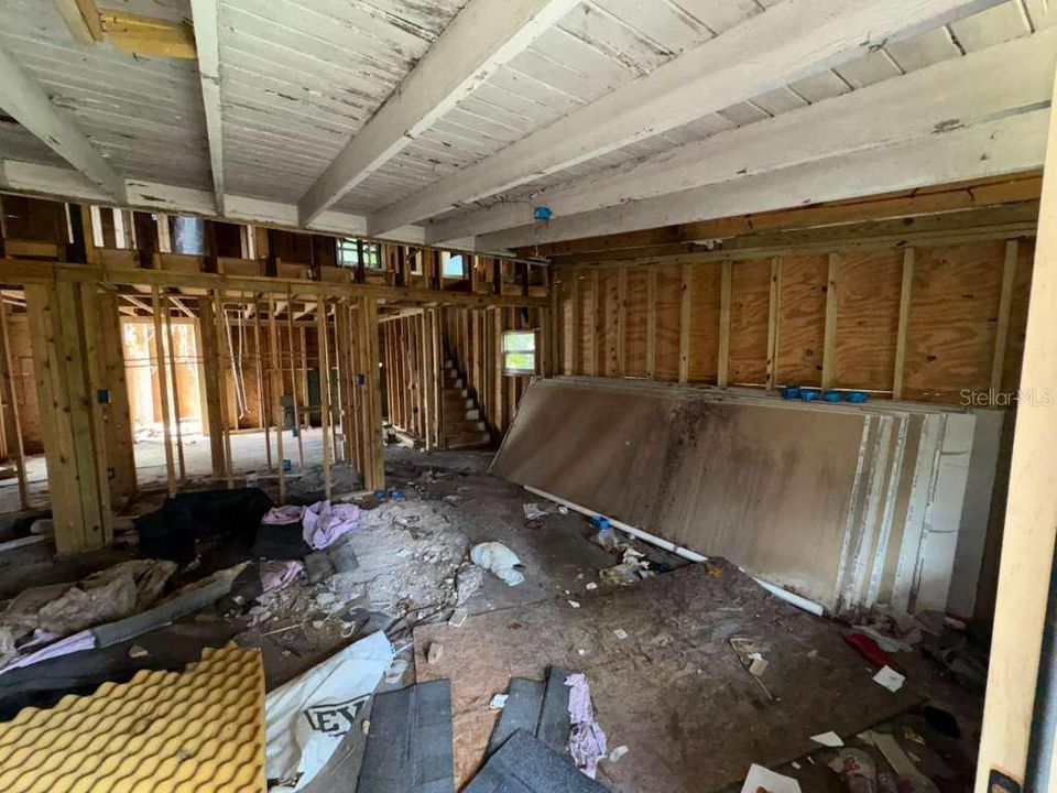 For Sale: $125,000 (4 beds, 2 baths, 1312 Square Feet)