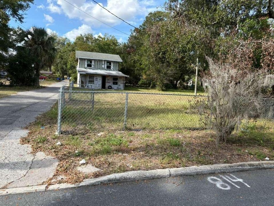 For Sale: $125,000 (4 beds, 2 baths, 1312 Square Feet)