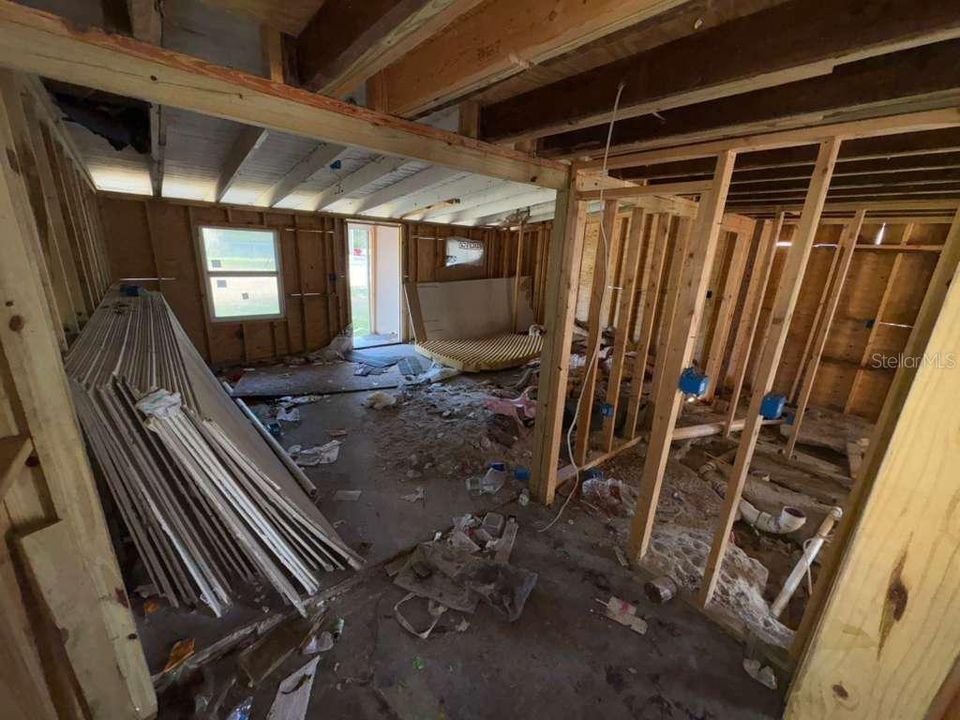 For Sale: $125,000 (4 beds, 2 baths, 1312 Square Feet)