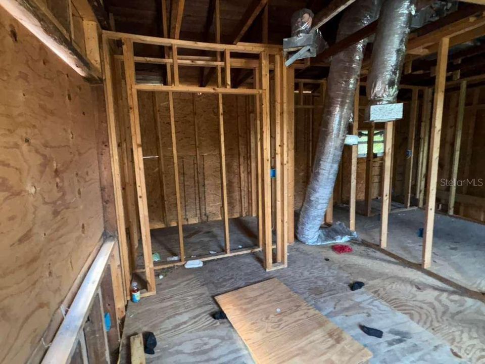 For Sale: $125,000 (4 beds, 2 baths, 1312 Square Feet)