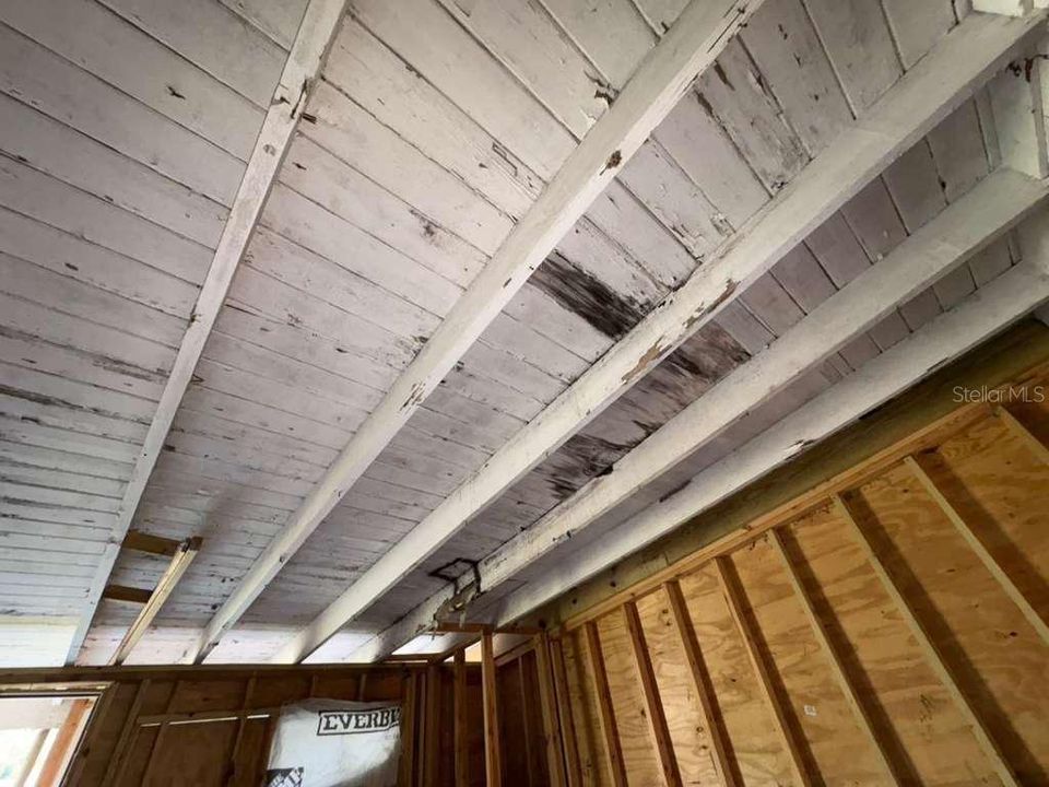 For Sale: $125,000 (4 beds, 2 baths, 1312 Square Feet)