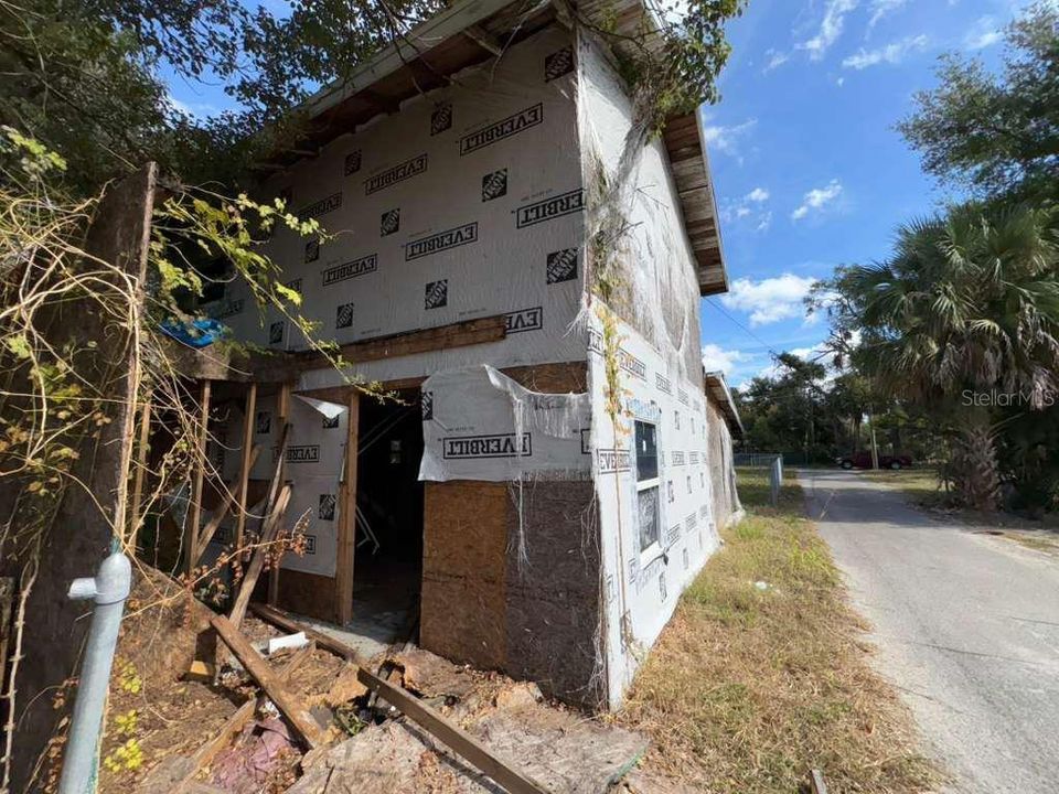 For Sale: $125,000 (4 beds, 2 baths, 1312 Square Feet)