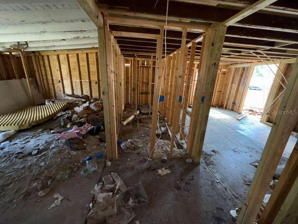 For Sale: $125,000 (4 beds, 2 baths, 1312 Square Feet)