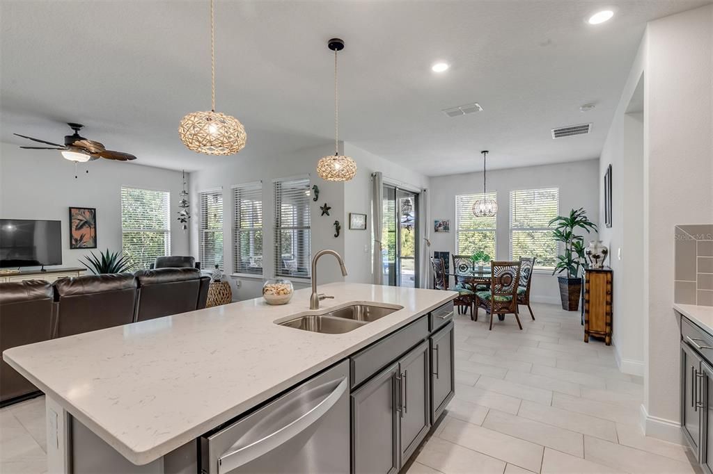 На продажу: $485,000 (4 спален, 3 ванн, 2115 Квадратных фут)