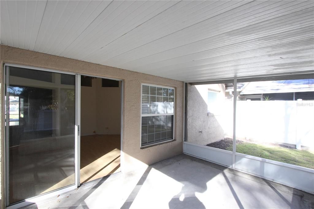 合同活跃: $400,000 (3 贝兹, 2 浴室, 1615 平方英尺)