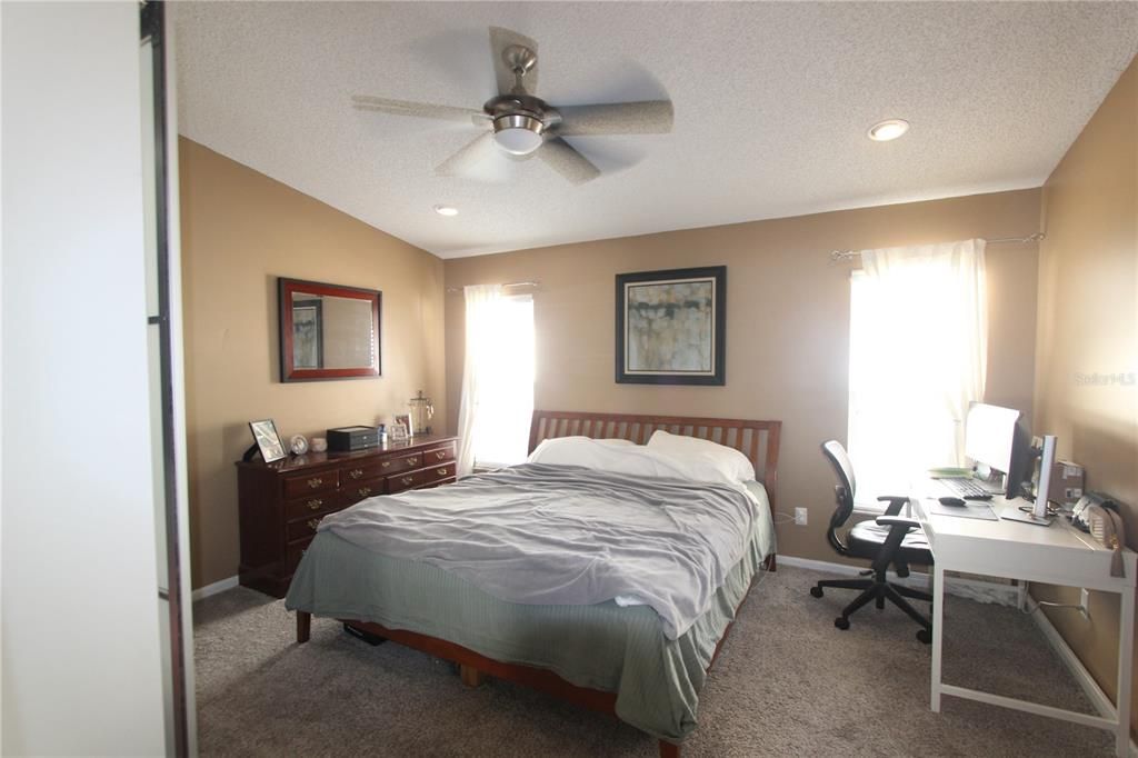 En Venta: $400,000 (3 camas, 2 baños, 1615 Pies cuadrados)