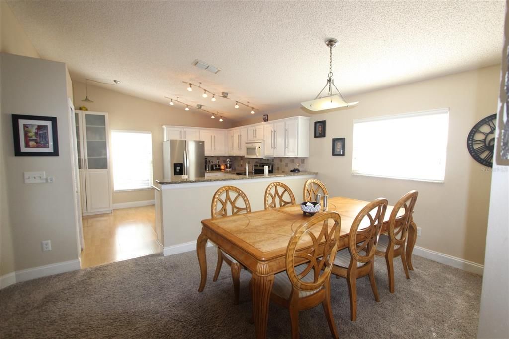 En Venta: $400,000 (3 camas, 2 baños, 1615 Pies cuadrados)