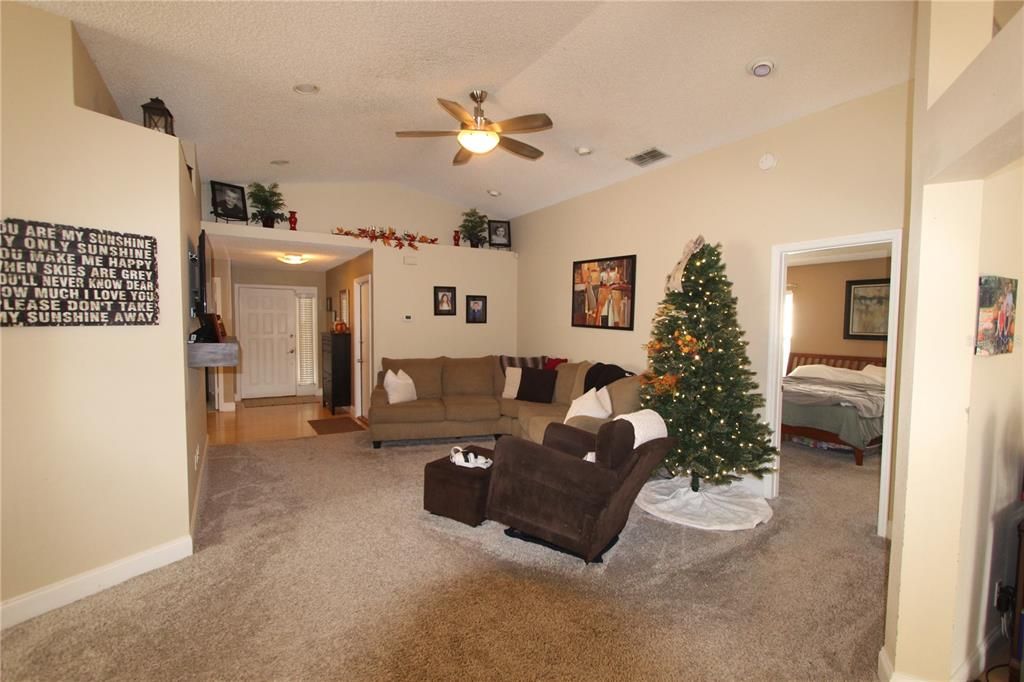 En Venta: $400,000 (3 camas, 2 baños, 1615 Pies cuadrados)