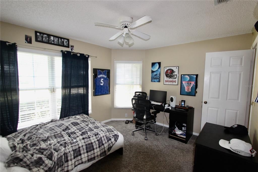 En Venta: $400,000 (3 camas, 2 baños, 1615 Pies cuadrados)