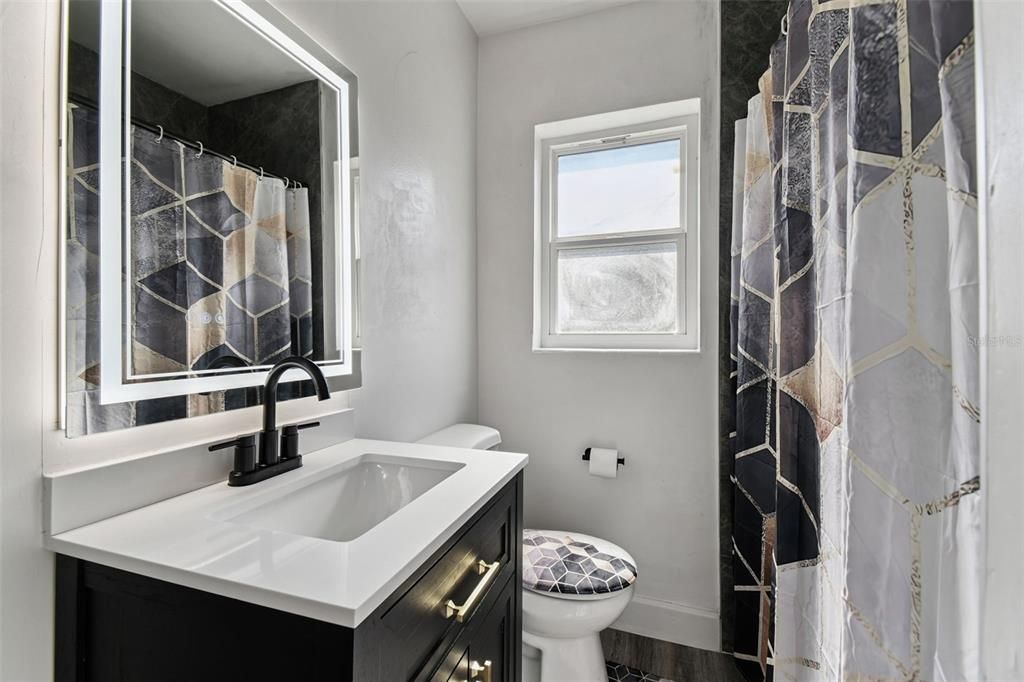 待售: $249,900 (3 贝兹, 1 浴室, 1091 平方英尺)