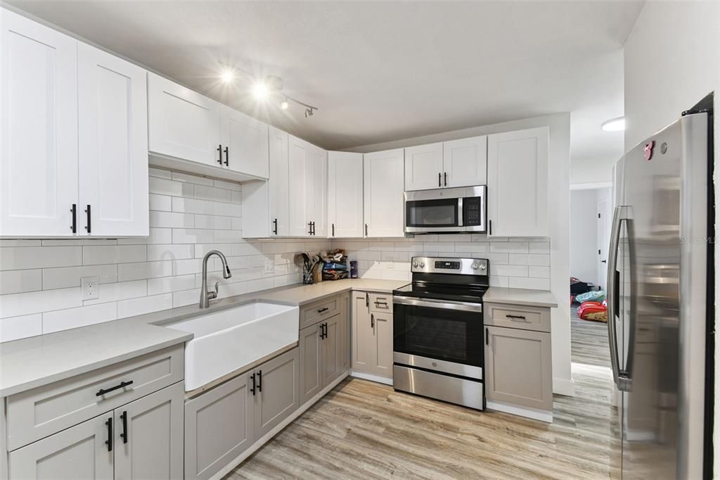 待售: $249,900 (3 贝兹, 1 浴室, 1091 平方英尺)