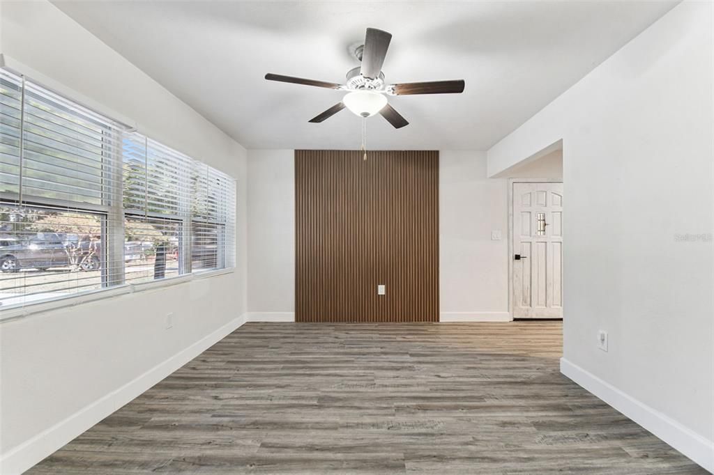 待售: $249,900 (3 贝兹, 1 浴室, 1091 平方英尺)