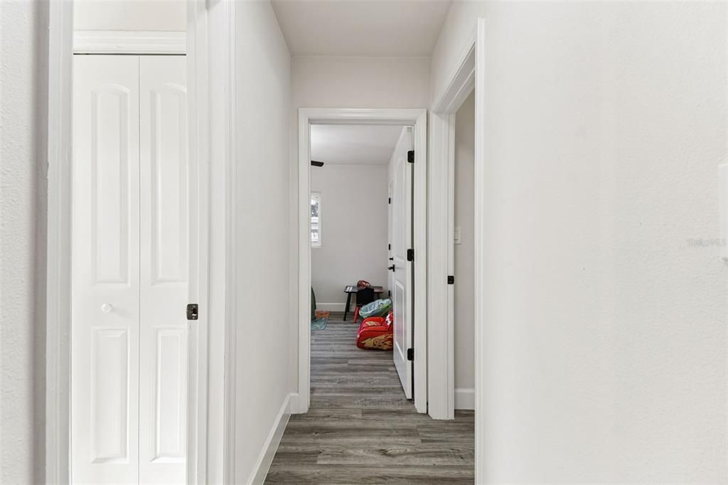 待售: $249,900 (3 贝兹, 1 浴室, 1091 平方英尺)