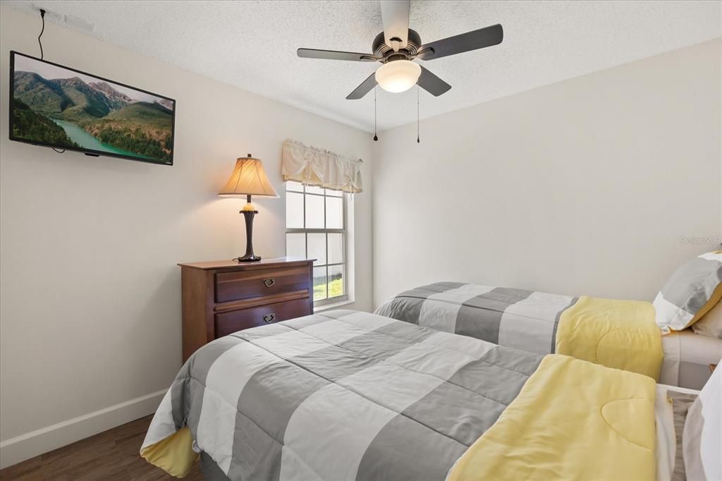 For Sale: $445,000 (4 beds, 3 baths, 1662 Square Feet)