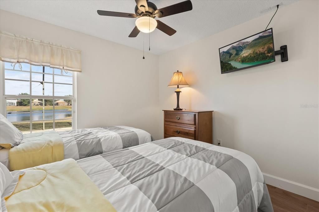 For Sale: $445,000 (4 beds, 3 baths, 1662 Square Feet)