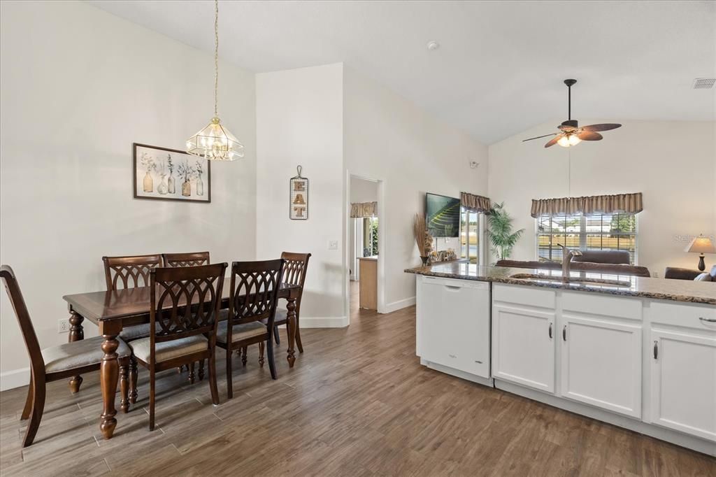 For Sale: $445,000 (4 beds, 3 baths, 1662 Square Feet)