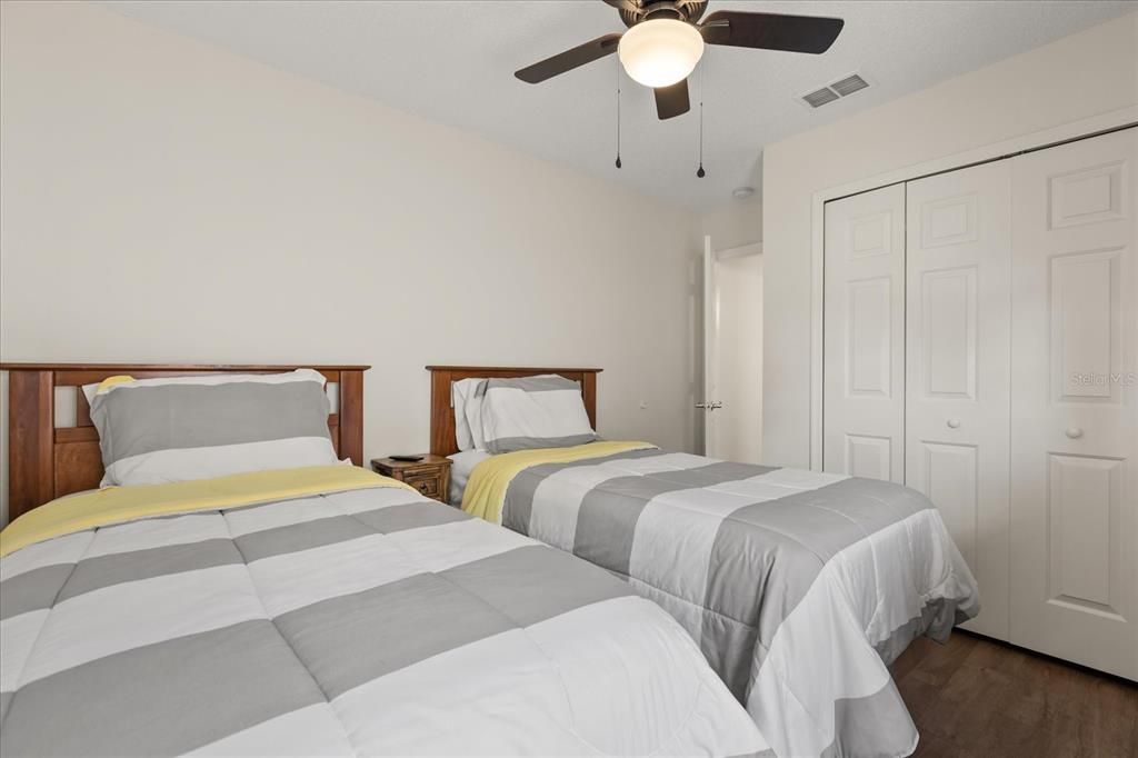 For Sale: $445,000 (4 beds, 3 baths, 1662 Square Feet)