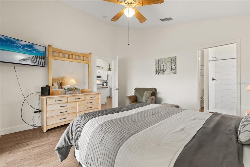 For Sale: $445,000 (4 beds, 3 baths, 1662 Square Feet)