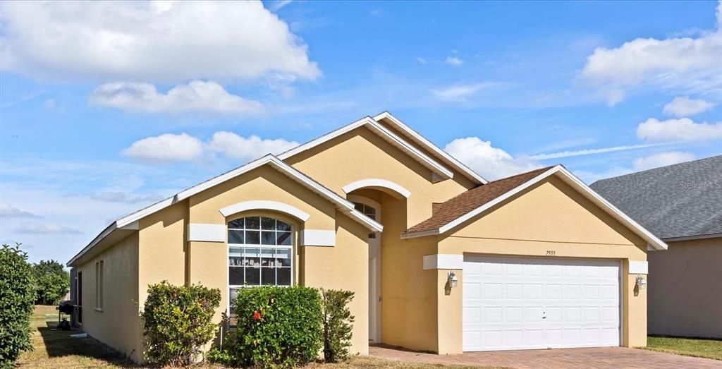 For Sale: $445,000 (4 beds, 3 baths, 1662 Square Feet)