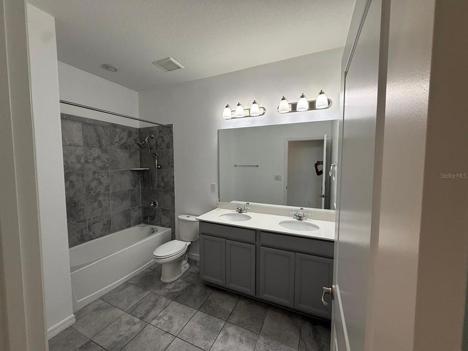 En Renta: $2,800 (4 camas, 3 baños, 2320 Pies cuadrados)