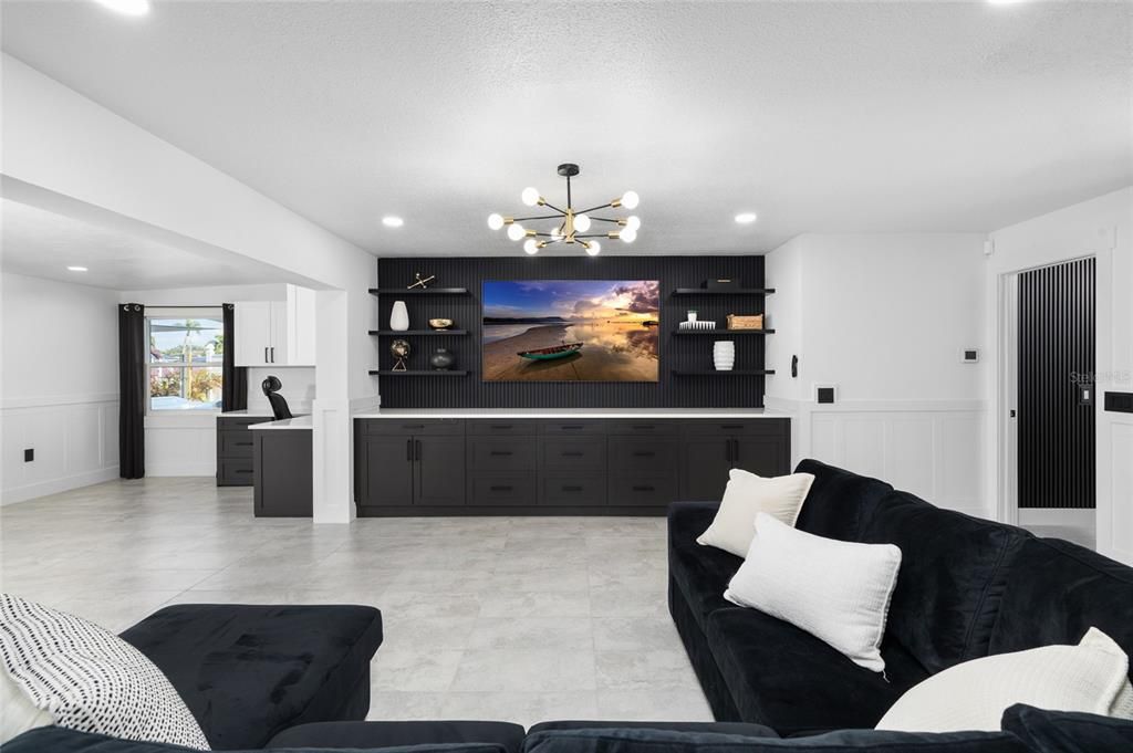 For Sale: $1,065,000 (3 beds, 2 baths, 2043 Square Feet)