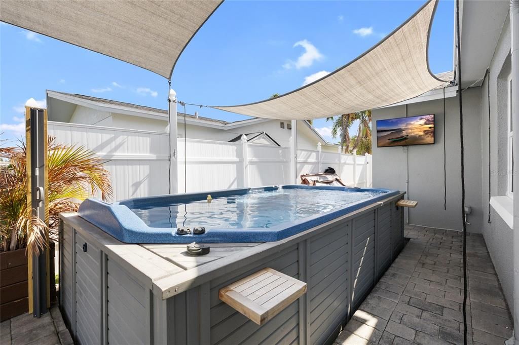 For Sale: $1,065,000 (3 beds, 2 baths, 2043 Square Feet)