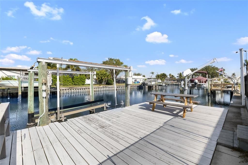 For Sale: $1,065,000 (3 beds, 2 baths, 2043 Square Feet)