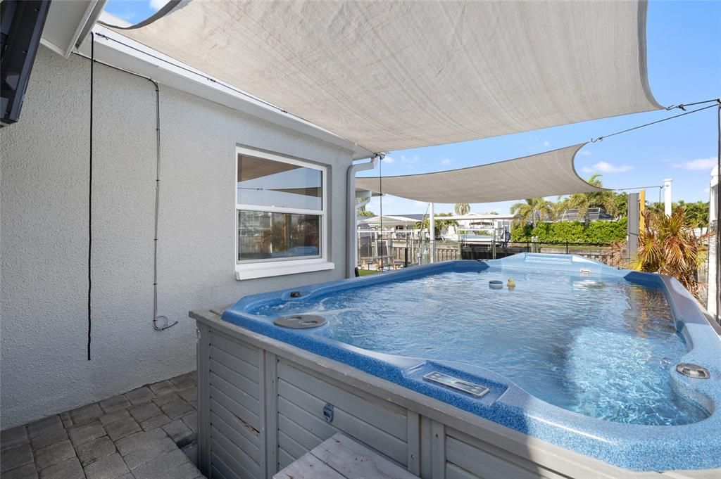 For Sale: $1,065,000 (3 beds, 2 baths, 2043 Square Feet)