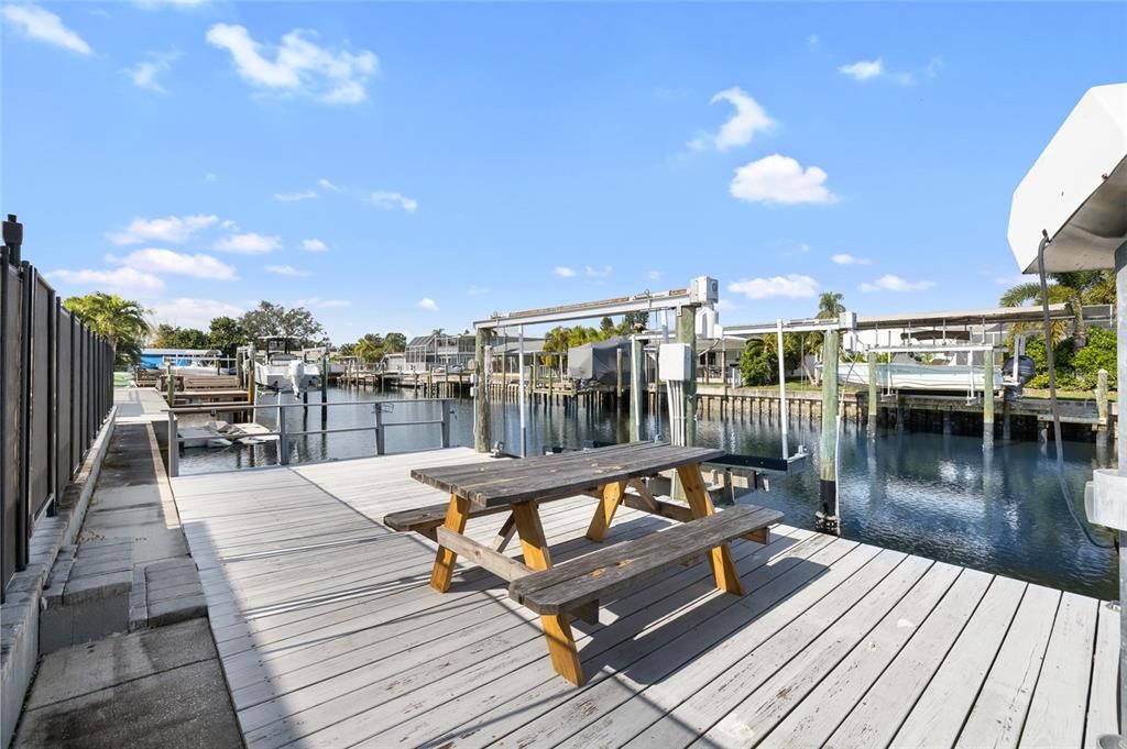 For Sale: $1,065,000 (3 beds, 2 baths, 2043 Square Feet)