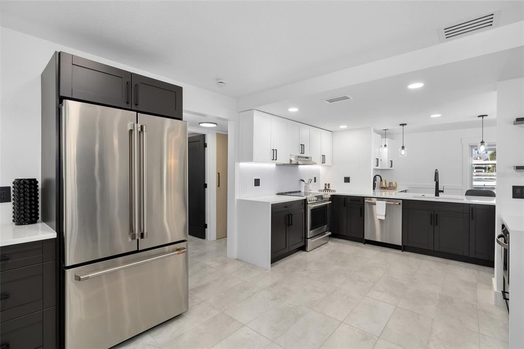 For Sale: $1,065,000 (3 beds, 2 baths, 2043 Square Feet)