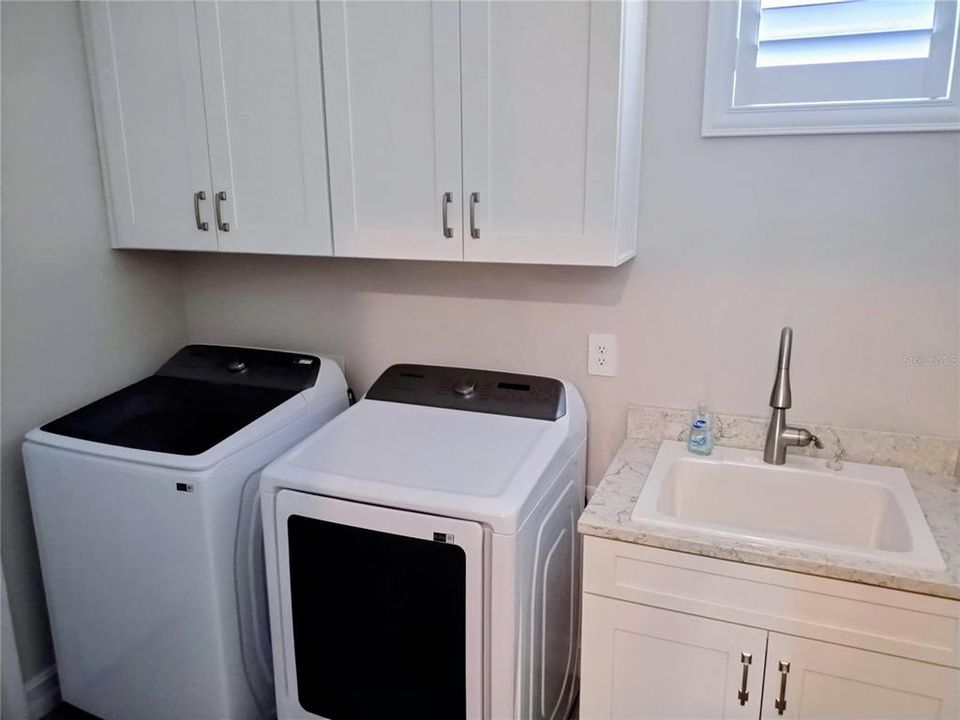 En Venta: $619,000 (3 camas, 2 baños, 2248 Pies cuadrados)