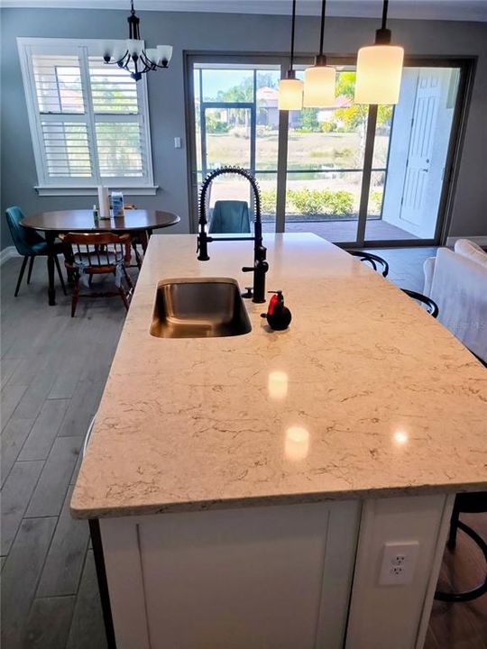 En Venta: $619,000 (3 camas, 2 baños, 2248 Pies cuadrados)