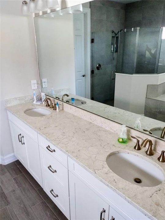 En Venta: $619,000 (3 camas, 2 baños, 2248 Pies cuadrados)