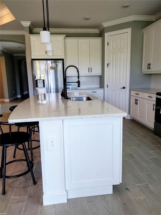 En Venta: $619,000 (3 camas, 2 baños, 2248 Pies cuadrados)